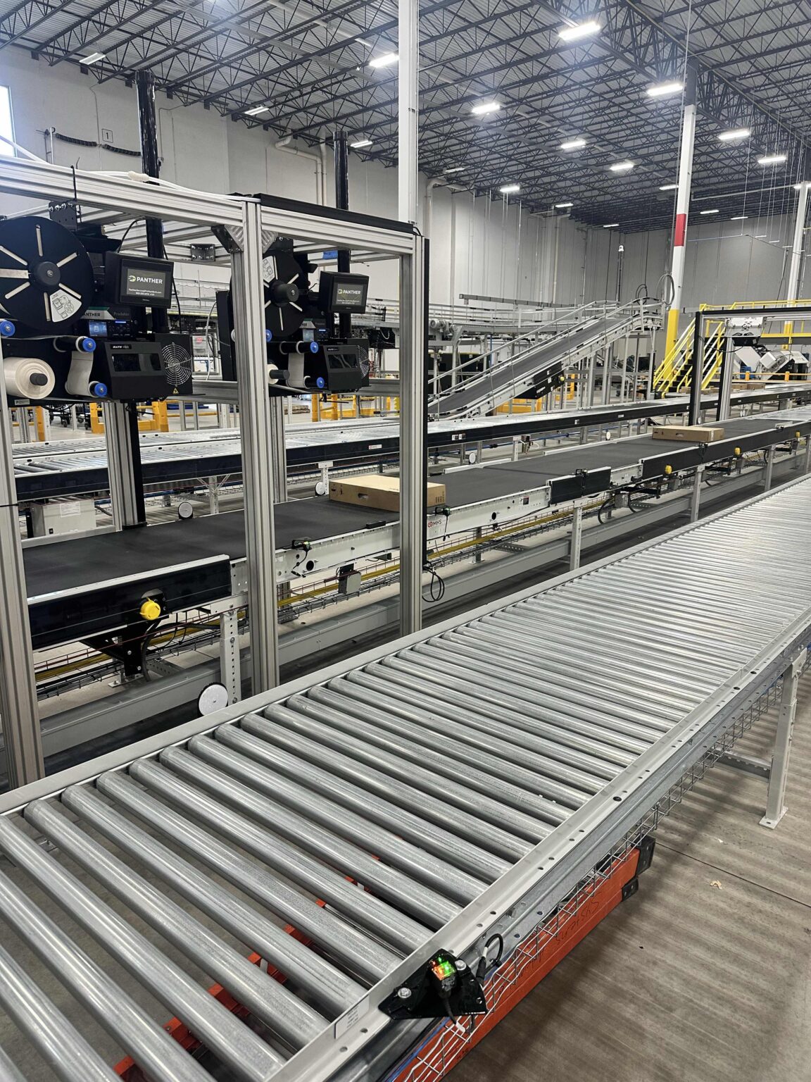 conveyor with mounted devices/scanner hardware