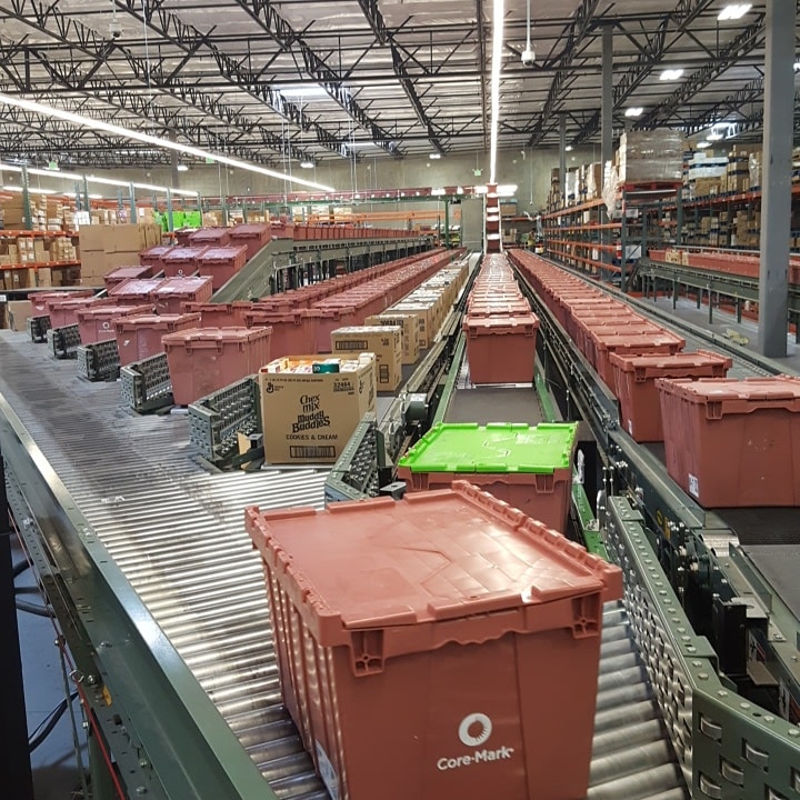 active sortation line with totes in motion